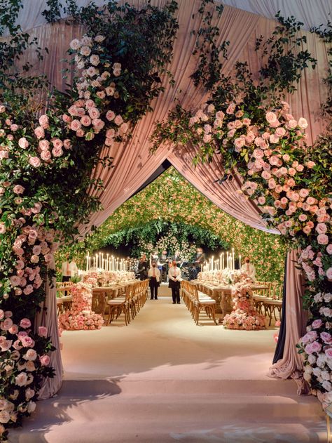 Garden Nikkah, Counter For Shop, Outdoor Nikkah, Fairytale Wedding Reception, Muslim Wedding Decorations, Butterfly Garden Wedding, Vegas Desert Wedding, Luxury Indian Wedding, Fairytale Wedding Theme