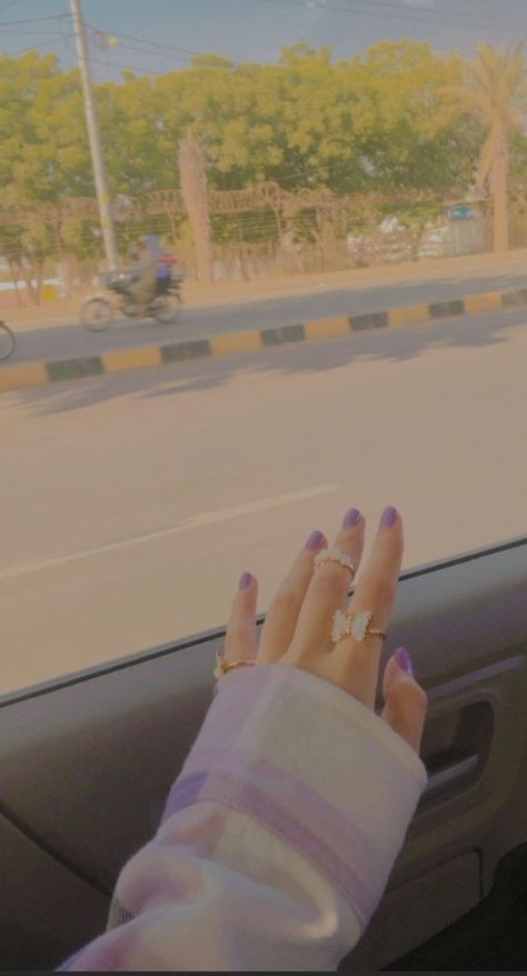 Cadbury Purple Wedding, Hassan Ali, Hand Dpz, Hand Pic, Flower Video, Hand Pictures, Girl Hand, Mood Instagram, Butterfly Ring