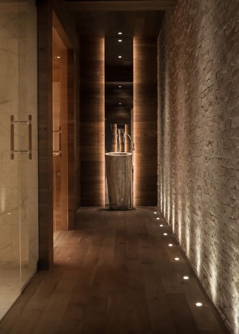 Wellness Spa Interior Design Luxe, Spa Corridor Design Interiors, Minimalist Massage Spa, Dark Spa Interior, Spa Like Interior Design, Natural Spa Design, Spa Hallway Design, Medspa Bathroom Ideas, Spa Feature Wall