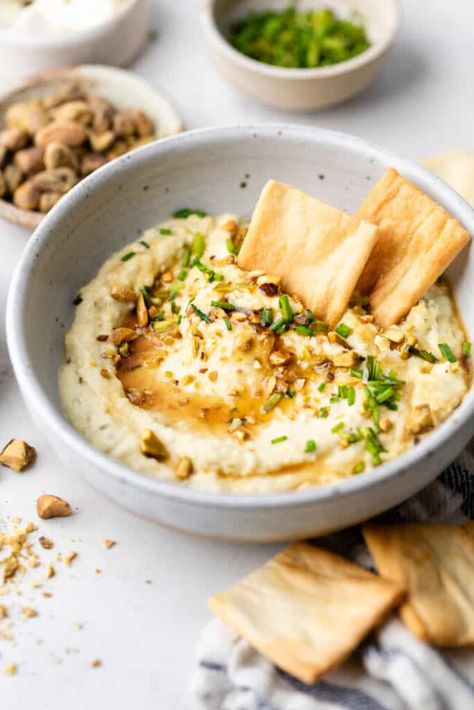 Dive into a blend of savory and sweet flavors with this incredible Baked Hot Honey Feta Dip recipe. Made with feta, cream cheese, hot honey, pistachios, and chives, it's perfect for game day or enjoying as a flavorful appetizer! Honey Feta Dip, Charcuterie Jars, Fun Dinner Recipes, Honey Feta, Charcuterie Boards Ideas, Food Board Ideas, Gf Appetizers, Feta Cheese Dip, Whole Recipes