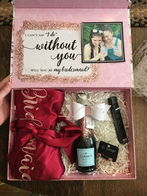 Bridesmaid Proposal Box DIY Love the personalized photo Bridesmaid Proposal Diy, Bridesmaid Proposal Ideas, Bridesmaid Diy, Bridesmaids Proposal, Asking Bridesmaids, Bridesmaid Boxes, Boda Mexicana, Bridesmaid Proposals, Bridesmaid Box