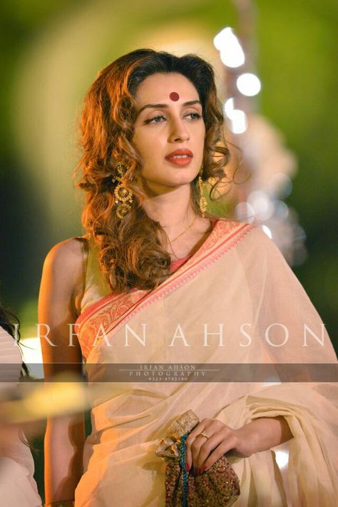 Iman ali Iman Ali, Pakistan Wedding, Models Style, Well Dressed Women, Beautiful Sarees, Saree Photoshoot, Pakistani Celebrities, Indian Attire, Pakistani Actress