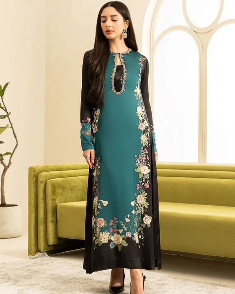 Luxury formals ready to wear Shop : www.brandaffection.uk ( Link in bio 👆) #pakistanidesignersuitsuk #luxuryformals #luxurypret #partywearsuits #eveningwear Georgette suit , silk suits , organza dopatta , Luxury pret , evening wear , luxury formals , ready to wear Lulusar Silk Dresses, Printed Silk Dress Design Pakistani, Pakistani Formal Dresses Party Wear, Dark Green Pakistani Dress, Machine Work Suits, Green Pakistani Dress, Satin Suits, White Bridal Dress, Latest Pakistani Dresses