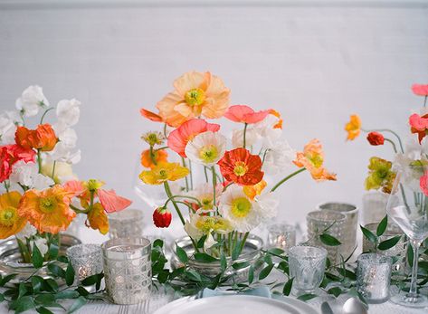 Poppies Centerpiece Wedding Tables, Poppy Centerpiece, Blueberry Wedding, Poppy Wedding, Painting The Roses Red, White Poppy, Event Design Inspiration, Bohemian Flowers, Neon Wedding