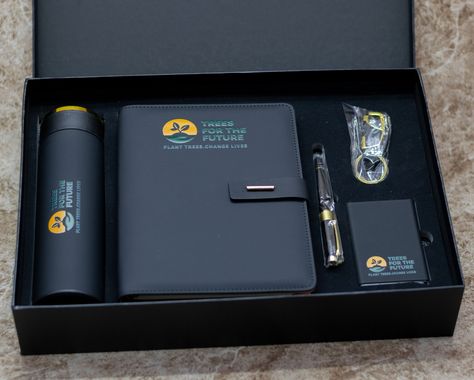 Branded Black Executive Gift Set Free branding with a message of your choice WhatsApp 0715909090 or 0714062929 to order Creative Corporate Gifts, Corporate Branded Gifts, Corporate Gift Ideas, Executive Gifts, Handmade Packaging, Gift Business, Invitation Ideas, Electronic Gifts, Branding Materials