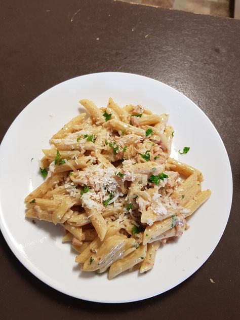 Penne Carbonara, Carbonara Recept, Pasta Penne, Carbonara Pasta, Penne Pasta, Food Images, Family Dinners, Pasta Salad, Salad