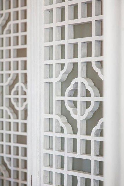 Chinese Fretwork in Design Philpotts Interiors, Black White Interior Design, Teralis Jendela, Wedding Trellis, Ikea Pantry, Tropical Living Room, Fret Work, Indochine Style, Wooden Front Door Design