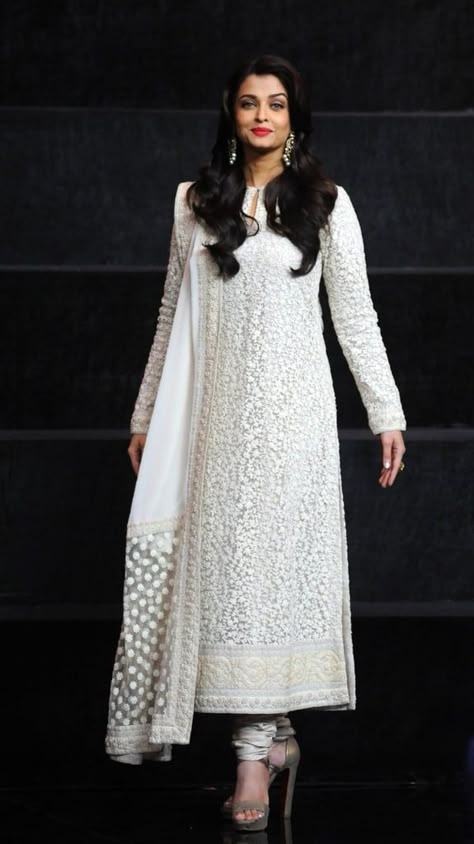 ऐश्वर्या राय, Ethno Style, Kaftan Designs, Salwar Kamiz, Aishwarya Rai Bachchan, Kurti Designs Party Wear, Kurta Designs Women, Indian Gowns, Designer Party Wear Dresses