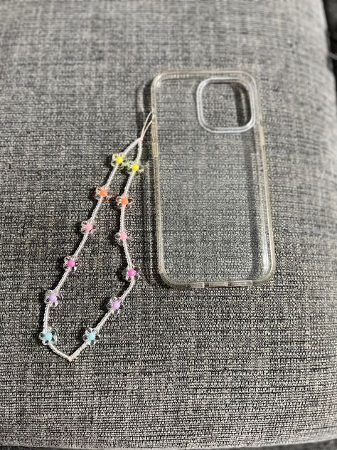 Beaded Accessories Ideas, Diy Bracelets For Boyfriend, Phone Charm Ideas, Phone Beads, Phone Chains, Bracelets For Boyfriend, Cell Phone Charms, Packaging Ideas Business, Strap Phone