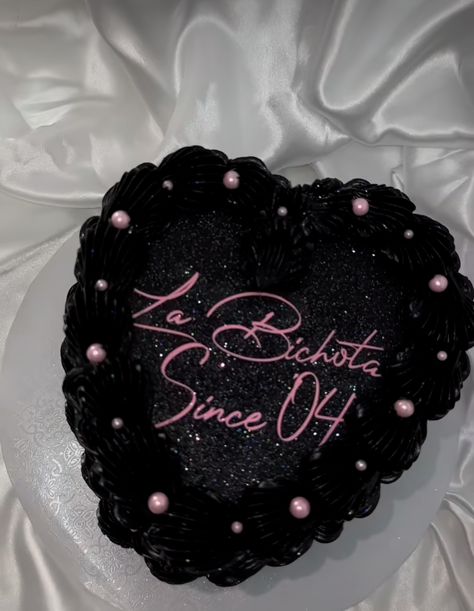 Black And Pink Cake Design, Black And Pink Heart Shaped Cake, Pink And Black Heart Cake, Birthday Cake Black And Pink, Nails Acrylic Coffin Birthday, Black And Pink Birthday Cake, Black And Pink Birthday Theme, Pink And Black Birthday Cake, Black And Pink Cake