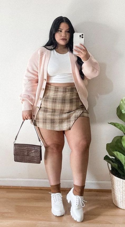 Plus Size Aesthetic Outfits, Chubby Girl Outfits, Hm Outfits, Plus Size Baddie, Plus Size Baddie Outfits, Chubby Fashion, Look Plus Size, Aesthetic Outfit Ideas, Plus Size Outfit