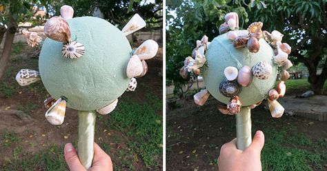 Diy Seashell Bouquet, Shell Bouquet Wedding, Diy Beach Bouquet, Seashell Diy, Shell Hunting, Shell Mirrors, Seashell Ideas, Shell Bouquet, Seashell Bouquet