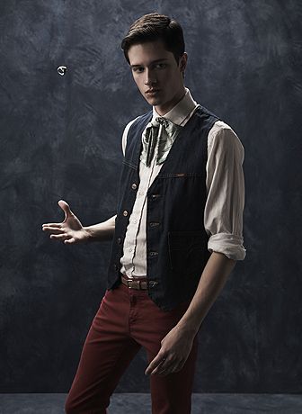 Male Magic Pose, Dark Pose Reference, Michael Fjordbak, Mode Poses, Male Character Inspiration, Character Bank, Character Inspiration Male, Writing Characters, Story Characters