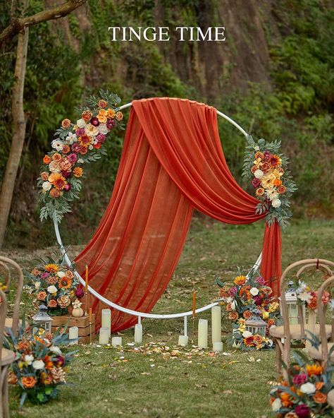 Circle Wedding Arch, Backdrop Purple, Orange Wedding Decorations, Wedding Arch Decor, Orange Wedding Themes, Fall Wedding Arches, Flower Swag, Decoration Buffet, Fall Backdrops