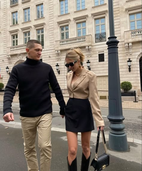 Matching Winter Outfits For Couples, Old Money Couple, Matching Couples Outfits, Money Couple, Cute Couple Aesthetic, Couple Aesthetics, Couple Lifestyle, Couple Matching Outfits, Couples Outfits