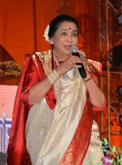 Bollywood Singers, Asha Bhosle, Kishore Kumar, 8 September, Wedding Couple Photos, Lata Mangeshkar, Indian Music, Great Man, Bollywood Music