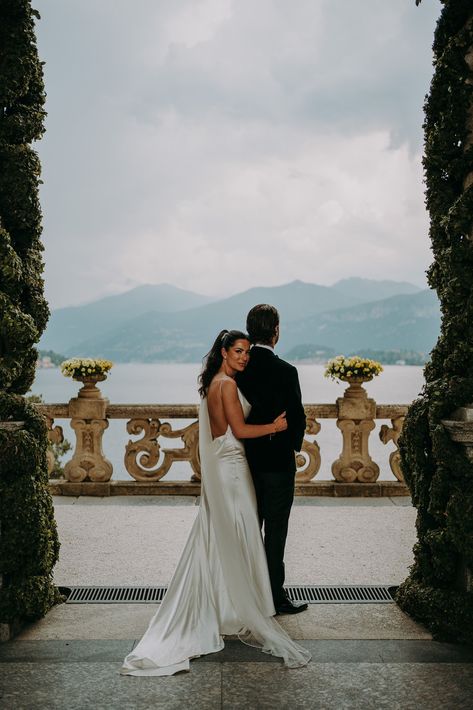 Lake Como Italy, Destination Wedding and Elopement Photographer, Katy Jones // Based in the UK, Katy travels across the UK and Europe to shoot weddings and elopements and had the pleasure to document A&A's marriage at Villa del Balbianello in Lenno, followed by an evening reception at the Lido di Lenno. Her style is romantic and chic. // A&A took a boat trip around the lake for couples portraits on the water using the distinctive, romantic teak decked boats. Lake Como Italy Villa, Vogue Wedding Italy, Wedding Ideas Lake Como, Lake Como Italy Wedding Aesthetic, Lake Como Engagement Shoot, Lake Garda Elopement, Italy Wedding Elopement, Lake Como Italy Elopement, Lake Como Wedding Photos