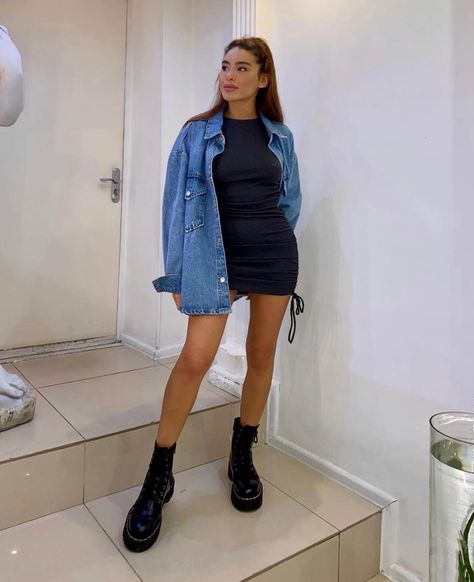 Doc Martens Outfit Summer, Night Out Outfit Clubwear, Ny Outfits, Night Out Outfit, Street Style Chic, Outfit Inspo Fall, Outfits Fashion, Doc Martens, Lookbook Outfits