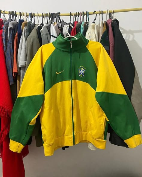 Brasil Jacket, Brazil Hoodie, Brazil Clothes, Brazil Jacket, Outfit Inspo Green, Green Hoodies, Photographie Indie, Retro Nike, Nike Clothing