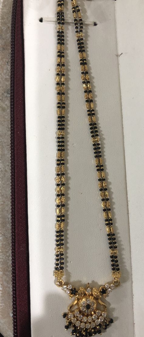 Black Mangalasutram Chain Designs, Nalapusalu Designs Gold Long Latest, Black Beaded Jewelry Indian Gold, Nallapusalu Earrings, Nalla Pusalu Designs Latest Long, Mangalasutram Chain Designs, Pretty Gold Necklaces, Fashion Jewelry Necklaces Gold, Black Beads Mangalsutra