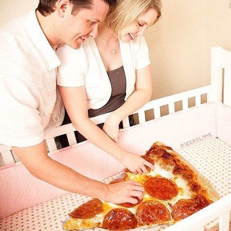 Stock Photos Funny, Pizza Art, Funny Poses, Pizza Lovers, Silly Images, 웃긴 사진, Memes Humor, Meme Template, Funny Relationship