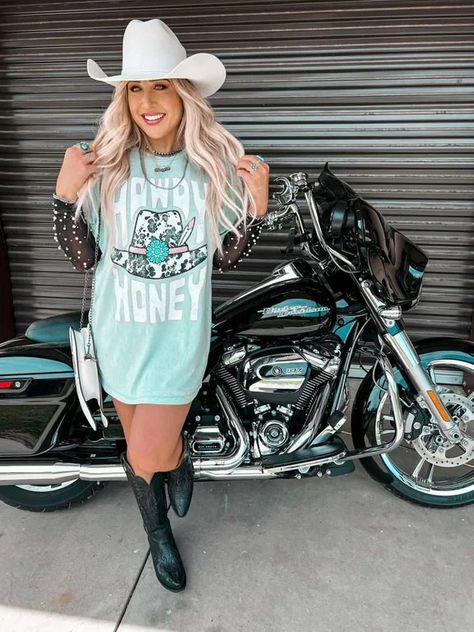 Big T Shirt Country Outfit, Tshirt Dress For Country Concert, Country Tshirt Dress With Boots, Big T Shirt And Boots Outfit, T Shirt Dress And Cowboy Boots, Oversized Tshirt Dress Outfit Western, Western Graphic Tee Dress, Country Tshirt Outfit, Western Oversized Tshirt Dress