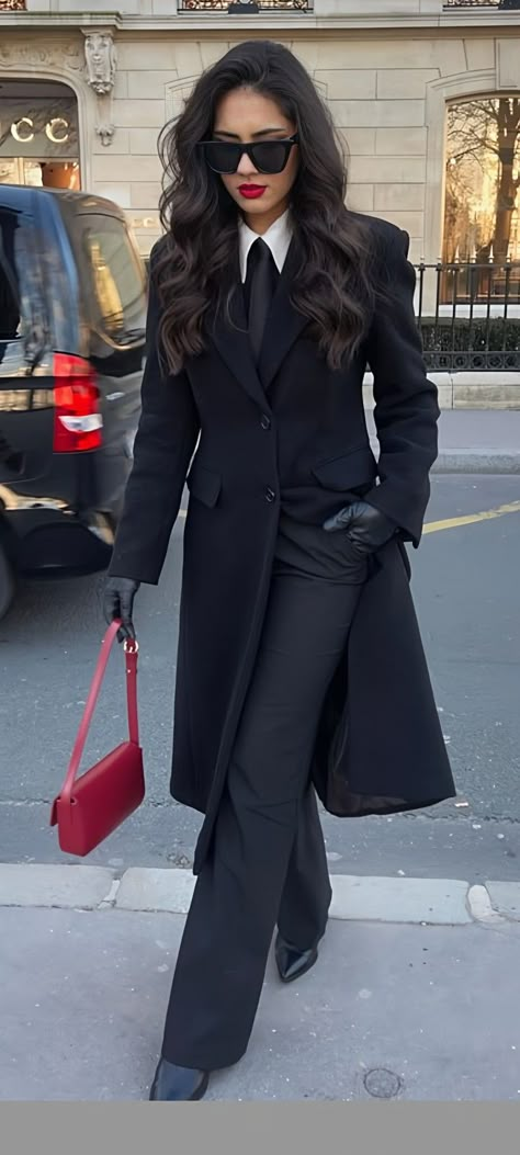 Amal Clooney Court, Stylish Court Outfits, Black Luxury Aesthetic Outfits, Women Suit Outfits Fashion, Boss Babe Looks, Classy Outfits With Tattoos, Power Suits For Women Business, Rich Core Outfits, Female Tuxedo Suit