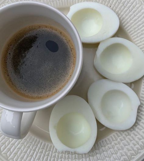 Egg White Aesthetic, Egg Whites Aesthetic, Low Portion Meals, Boiled Egg Whites, Food Calories List, Small Bones, Food Restrictions, Plats Healthy, Fitness Hacks