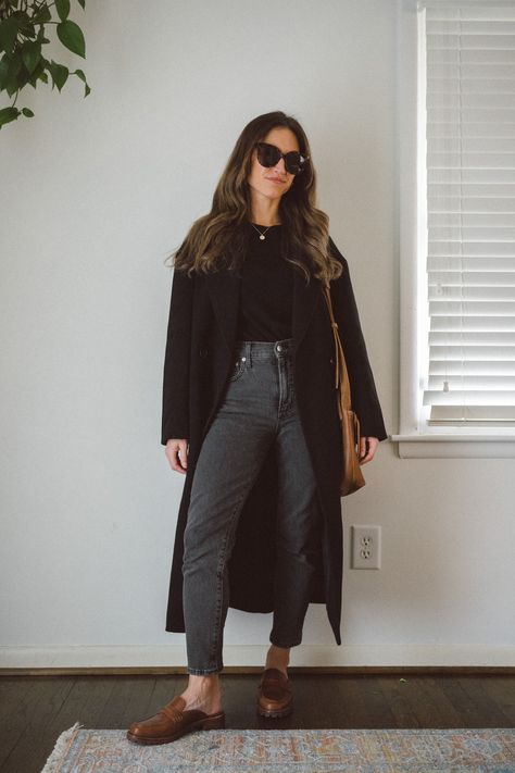 Brown Mule Outfit, Brown Mules Outfit, Loafer Mules Outfit, Black Mules Outfit, Mule Outfits, Lugsole Loafer, Dark Academia Wardrobe, Mule Outfit, Outfit Semi Formal