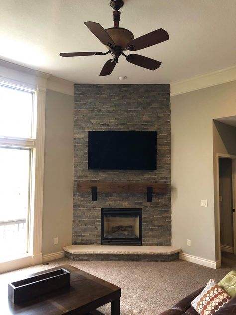 Slate Fireplace Ideas, Diy Fireplace Tv Wall Corner, Corner Led Fireplace, Fireplace Tv Corner Wall, Basement Corner Fireplace Ideas, Corner Chimney Ideas, Corner Tv Unit With Fireplace, Electric Fireplace Corner Ideas, Corner Stone Fireplace Living Room