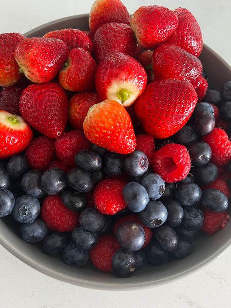 #berries #strawberry #strawberries #blueberry #blueaesthetic #blueberries Aesthetic Blueberry, Blueberry And Strawberry, Fruit Aesthetic, Blue Berries, Strawberries Blueberries, Blue Berry, Strawberry Blueberry, Perfect Timing, In Another Life