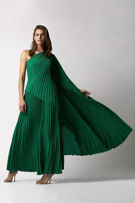 Women's Fall 2020 – SemSem Pleated Fabric Outfits, Pleated Fabric Dress, Pleated Fashion, Indian Designer Outfits, Pleated Fabric, Stylish Clothes For Women, Stylish Dress Designs, Designer Dresses Indian, Shoulder Design