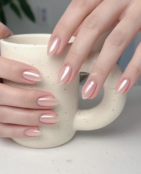 Nude Chrome Nail, Chrome Nude Nails, Nude Chrome Nails, Nude Chrome, Chrome Nail Ideas, Gentle Feminine, Elegant Touch Nails, Pink Chrome Nails, Elegant Manicure