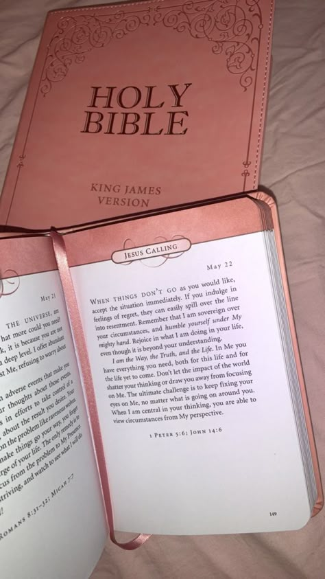 Pink Bible Verse, Fall In Love With Jesus, Pink Bible, Pink Christian, Bible King James Version, Cute Bibles, Motivational Bible Verses, Comforting Bible Verses, Inspire Bible Journaling