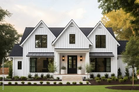 Black And White One Story House, White House Black Trim Interior, White Brick House With Black Windows, White House’s With Black Windows, House Design Black And White, Black Framed Windows Exterior, Homes With Black Windows Exterior, Nordic House Design Exterior, White Siding Black Windows