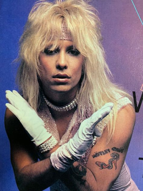 Vince Neil Hair, Motley Crue Vince Neil, Vince Neil Pfp, Vince Motley Crue, Vince Niel, Pain Photoshoot, Vince Neil 80s, 80s Glam Rock, Stranger Things Print