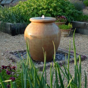 Italian Terrace | Stunning water feature ideas for your garden Pot Water Feature, Courtyard Water Feature, Pergola Walkway, Italian Terrace, Knot Garden, Water Feature Ideas, Italian Water, Garden Water Feature, Diy Garden Fountains