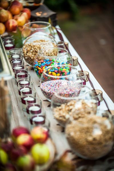 150+ Unforgettable Wedding Details | Wedding Planning, Ideas & Etiquette | Bridal Guide Magazine Bowl Containers, Diy Caramel, Apple Bar, Caramel Apple Bars, Apple Bars, Sundae Bar, Ice Cream Bar, Food Bar, Taco Bar