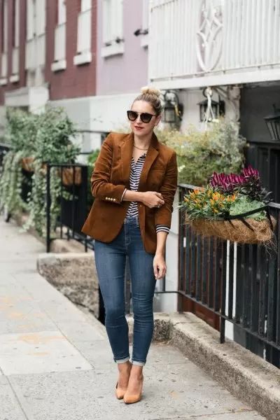 How To Wear Corduroy Jacket, Styling Brown Corduroy Jacket, How To Style A Corduroy Jacket, Rust And Blue Outfit, What To Wear With Corduroy Jacket, Navy Corduroy Blazer Outfit Women, Green Corduroy Blazer Outfit, Brown Blazer Fall Outfit, Corduroy Blazer Outfit Womens