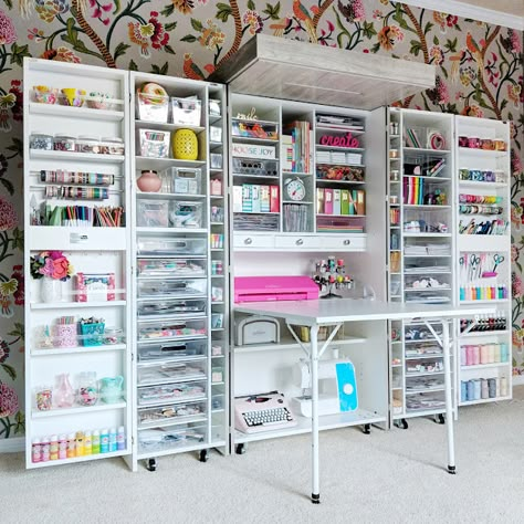 Organized Craft Room, Organiser Son Dressing, Craft Storage Cabinets, Create Room, Paige Taylor, Small Craft Rooms, Dream Craft Room, Box Craft, Craft Room Design