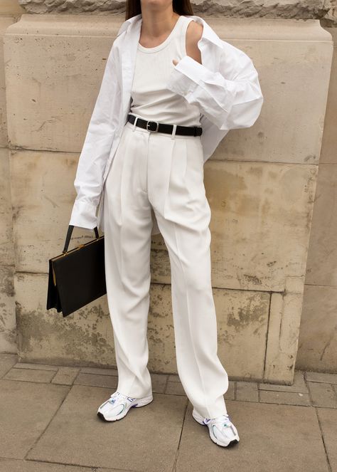 THE DIGITAL JOURNAL | Olivia Kijo: ALL WHITE CLASSICS Slouchy White Jeans Outfit, Old Money Summer Outfits, White Shirt Outfit, Old Money Summer, White Shirt Outfits, White Pant, Chique Outfits, Shirt Outfits, All White Outfit