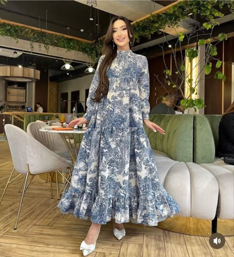 Flare Dress Outfit Classy, Thrift Store Clothes, Crinkle Dress, Dress Gala, Turkish Dress, Long Frock Designs, Pakistani Formal Dresses, Modest Casual Outfits, Elegant Outfit Classy