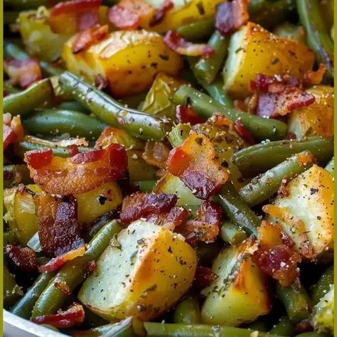 Country Ranch Green Beans ‘n Potatoes with Bacon Ranch Green Beans, Turkey Bacon Recipes, Green Beans Potatoes, Smothered Green Beans, Potatoes With Bacon, Beans Potatoes, Beans And Potatoes, Blanching Green Beans, Potatoes And Green Beans