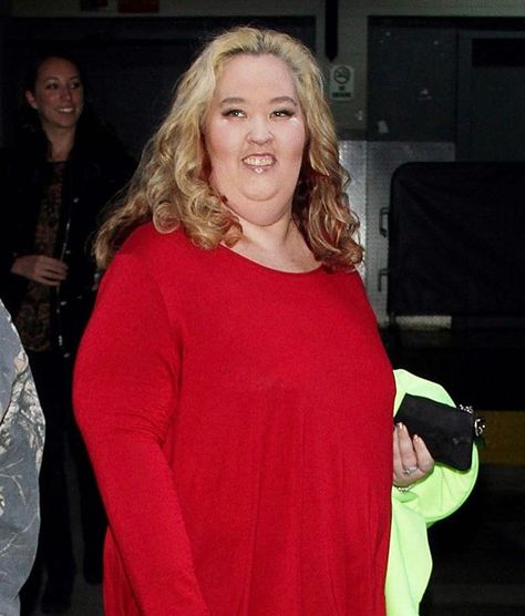 'Mama June: From Not to Hot' delivers WE tv's highest-rated series premiere ever Mama June: From Not to Hot brought in hot ratings for WE tv. #MamaJune:FromNottoHot #HereComesHoneyBooBoo #MamaJuneFromNottoHot @MamaJune:FromNottoHot Lemonade Diet, Mama June, Fat Loss Program, Help Losing Weight, Lose Body Fat, Best Diets, Body Fat, Lose Belly Fat