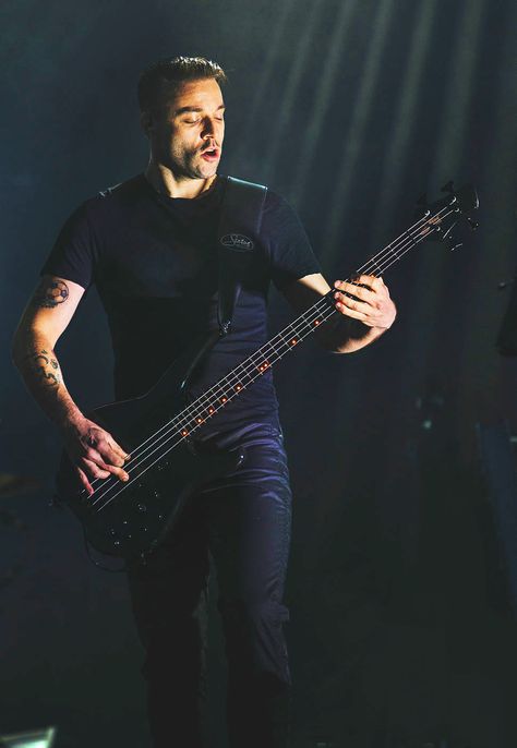 Chris Wolstenholme Muse Chris Wolstenholme, Muse Band, Download Festival, Bass Guitar Lessons, Guitar Photography, Wells Fargo, Def Leppard, Radiohead, Great Bands