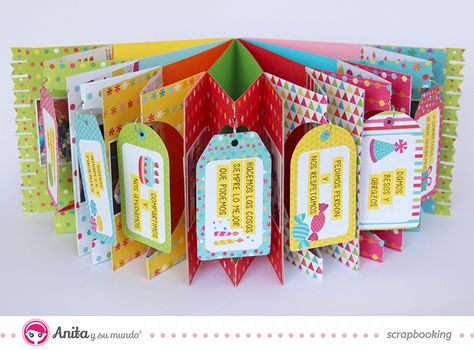 Mini album en forma de estrella hecho con papeles de scrapbooking de Anita y su mundo desplegado Paper Pop, Mini Albums Scrap, Mini Album Tutorial, Scrap Album, Paper Scrapbook, Album Scrapbook, Creative Activities For Kids, Mini Scrapbook, Mini Scrapbook Albums