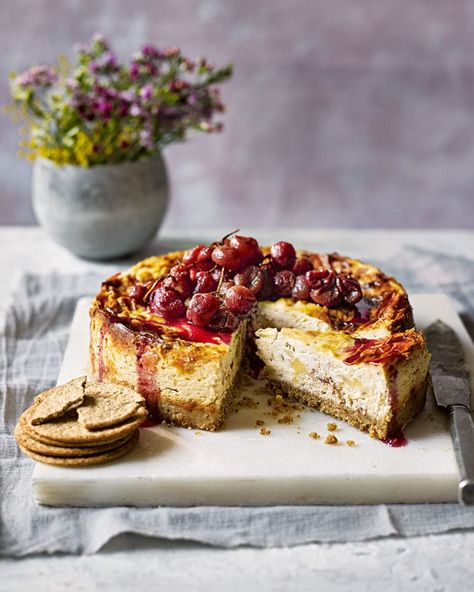 Savoury cheeseboard cheesecake with honey-roast grapes Roasted Grape Recipes, Savoury Cheesecake, Savory Cheesecake, Baked Cheesecake, Grape Recipes, Savoury Pies, Savory Cheese, Oat Cakes, Savory Tart