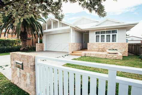 Hamptons Fence, Hamptons House Exterior, Weatherboard House, House Fence Design, Front Facade, Brick Fence, White Fence, Front Fence, Aesthetic House