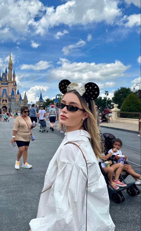 Disneyworld Outfits, Disney Poses, Disney Trip Outfits, Disney Outfits Women, Disney Parque, Post Insta, Disneyland Photos, Cute Disney Outfits, Disney Photo Ideas