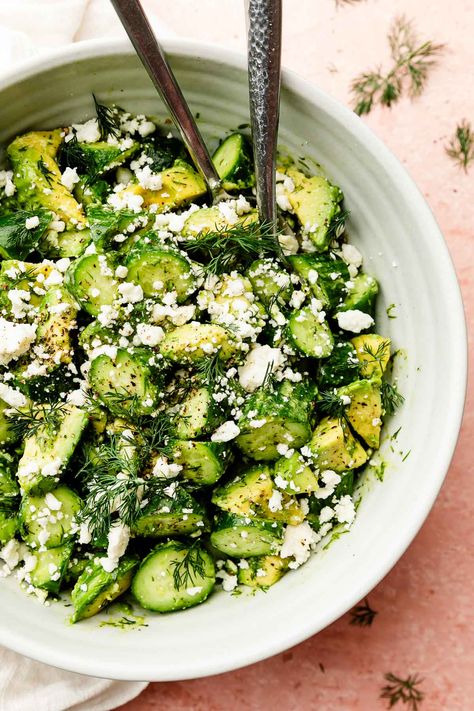 Lemon Feta Salad, Crunchy Summer Salad, Cucumber Pea Salad, Feta Cucumber Avocado Salad, Lemon Dill Salad, Quick Side Salad, Light Nutritious Meals, Light Salad Ideas, Cucumber Healthy Snacks